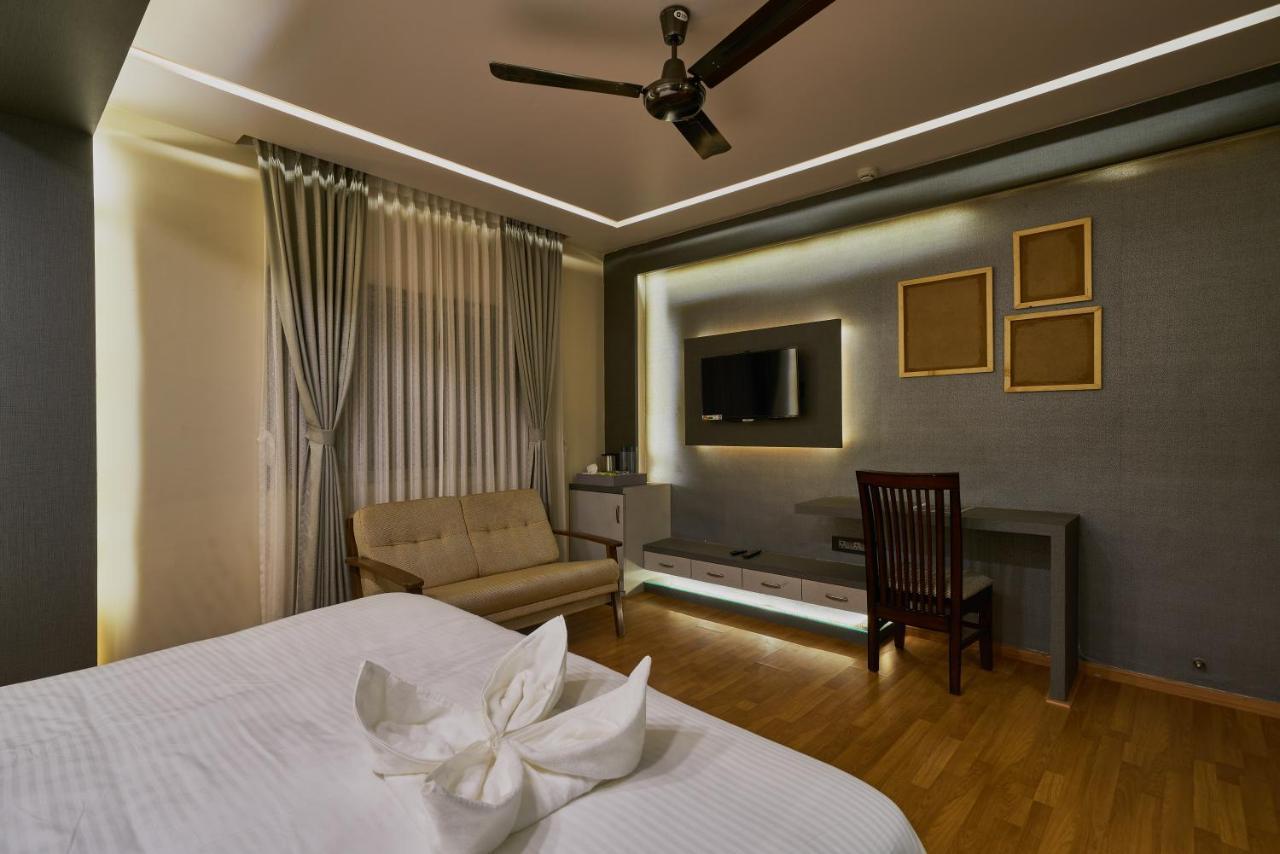 Tranquil La Casa Hotel Poona Buitenkant foto